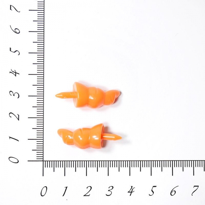 Носики для игрушек Морковка 22х12мм 304-55